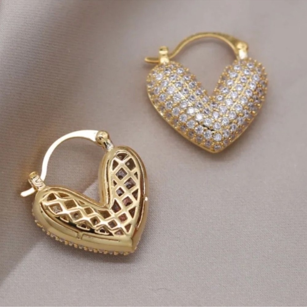 Heart 18K Gold Stainless Steel Waterproof Earring - Picture 4 of 12